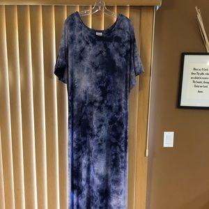 Perfect condition LuLaRoe 2XL Blue Tie Dye Maria